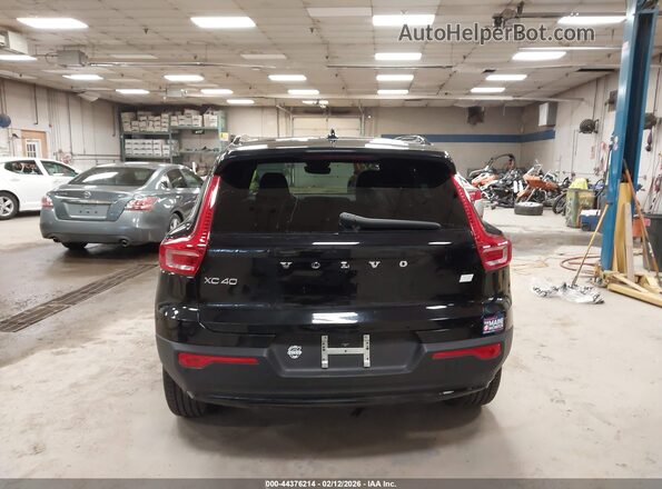 YV4ED3UL2P2963901 2023 VOLVO XC40 RECHARGE PURE ELECTRIC Черный 