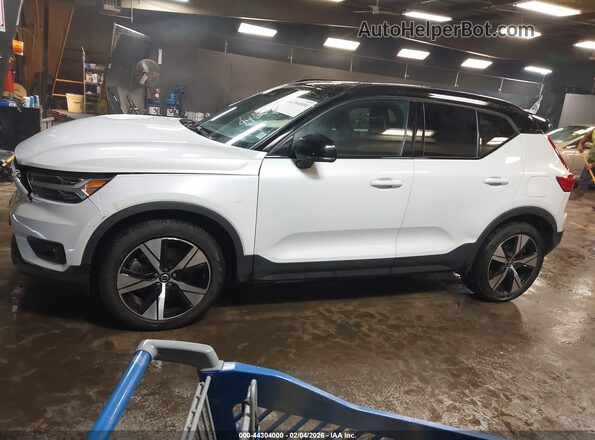 YV4ED3UR0M2553467 2021 VOLVO XC40 RECHARGE PURE ELECTRIC White 360 interior view