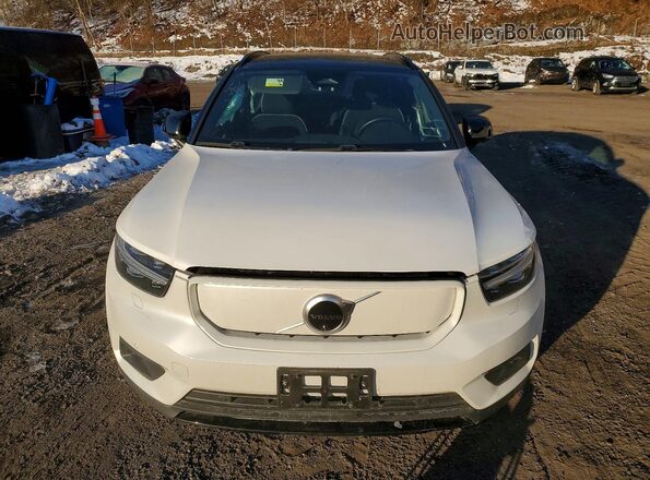 YV4ED3UR3M2604489 2021 VOLVO XC40 White Vista frontal