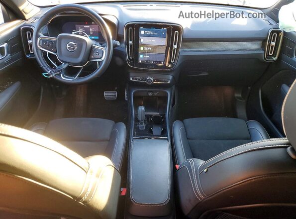 YV4ED3UR3M2604489 2021 VOLVO XC40 White Vista del salpicadero