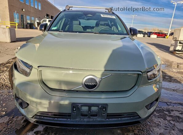 YV4ED3UR5M2577893 2021 VOLVO XC40 Зеленый Вид спереди