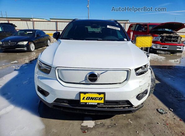 YV4ED3UR8M2541891 2021 VOLVO XC40 White Вид спереду