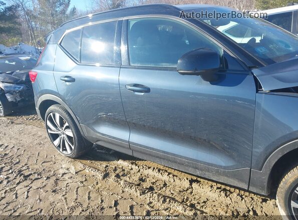 YV4ED3UR8N2708932 2022 VOLVO XC40 RECHARGE PURE ELECTRIC Black Widok wnętrza z tyłu