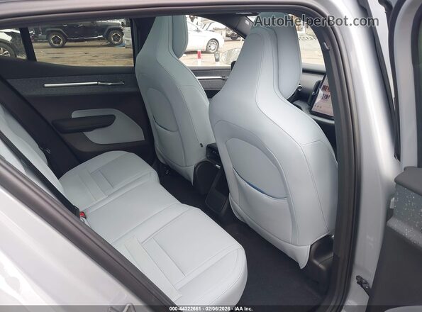 YV4EK3ZL5S2604873 2025 VOLVO EX30 Blue Vista de la etiqueta del VIN