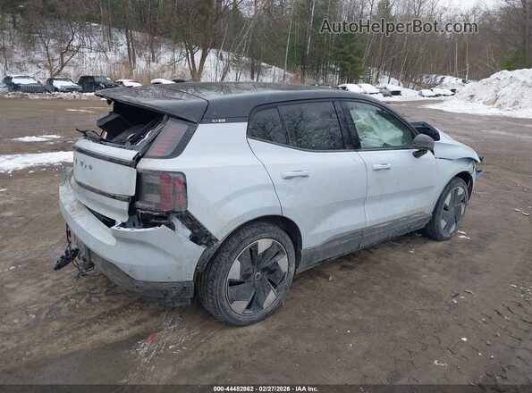YV4EK3ZL8SS132250 2025 VOLVO EX30 Light Blue Задня права чверть