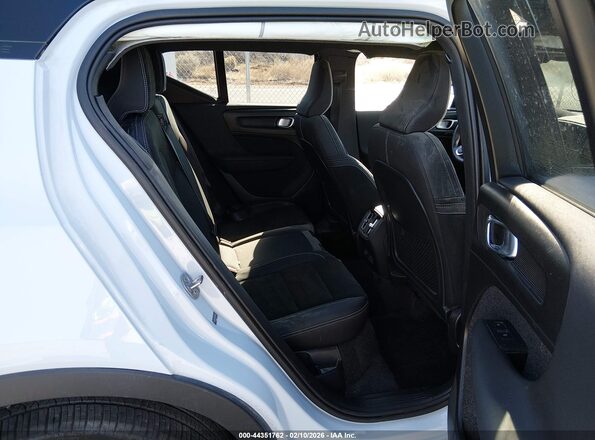 YV4ER3XL2R2275669 2024 VOLVO XC40 RECHARGE PURE ELECTRIC Light Blue VIN კოდის სტიკერის ხედი