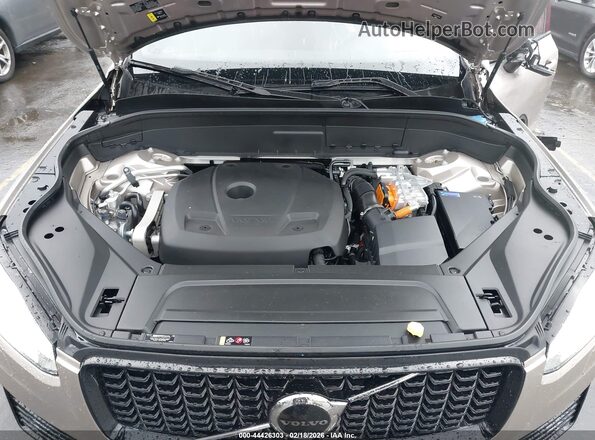 YV4H60CW2P1995982 2023 VOLVO XC90 RECHARGE PLUG-IN HYBRID Champagne Вид ззаду