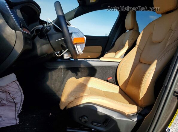 YV4H60DA4P1392065 2023 VOLVO XC60 Gray Սալոնի դիմացի տեսք