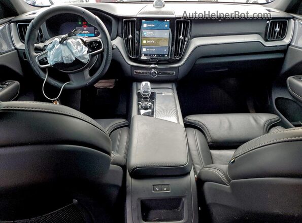 YV4H60DJ9R1910285 2024 VOLVO XC60 Black 
