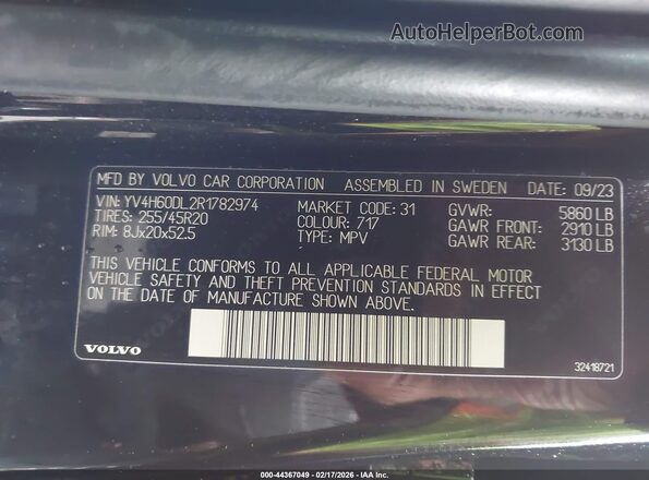 YV4H60DL2R1782974 2024 VOLVO XC60 RECHARGE PLUG-IN HYBRID Black Vista del compartimento del motor
