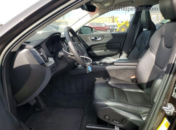 YV4H60DV3P1213453 2023 VOLVO XC60 Gray წინა სალონის ხედი