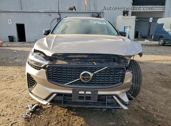 YV4H60DW3P1385460 2023 VOLVO XC60 Silver Front view