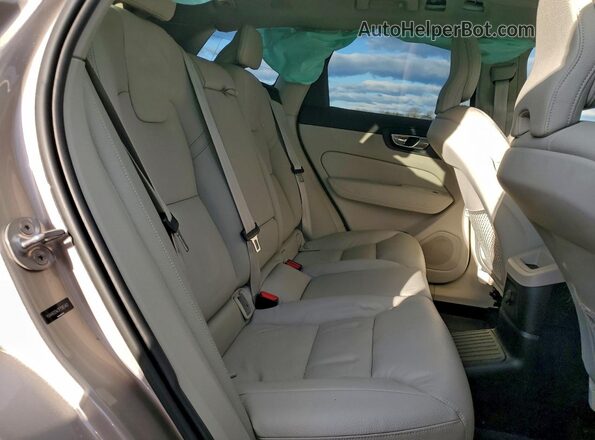 YV4H60DW3P1385460 2023 VOLVO XC60 Silver Rear interior view
