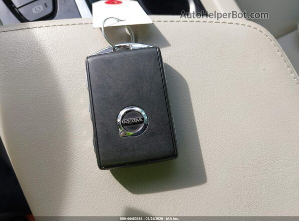 YV4H60RC8S1029514 2025 VOLVO XC60 PLUG-IN HYBRID Black Widok deski rozdzielczej