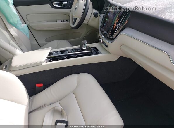YV4H60RC8S1029514 2025 VOLVO XC60 PLUG-IN HYBRID Black Widok wnętrza z przodu