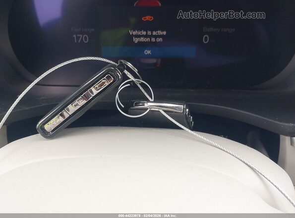 YV4H60RM7S1138667 2025 VOLVO XC60 PLUG-IN HYBRID Gray Widok deski rozdzielczej