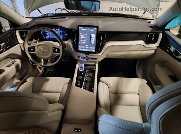 YV4H60RM7T1423788 2026 VOLVO XC60 Серебряный Вид панели приборов