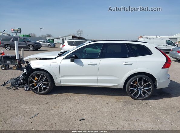 YV4H60RP1S1180472 2025 VOLVO XC60 PLUG-IN HYBRID White Սալոնի 360 աստիճան տեսք