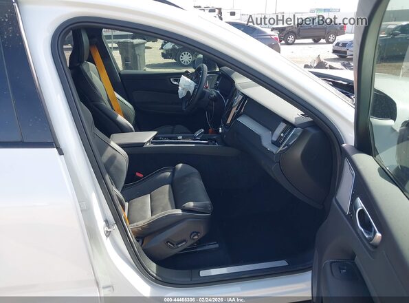 YV4H60RP1S1180472 2025 VOLVO XC60 PLUG-IN HYBRID White Սալոնի դիմացի տեսք