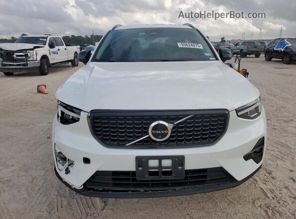 YV4K92HW5P2921404 2023 VOLVO XC40 White წინა ხედი
