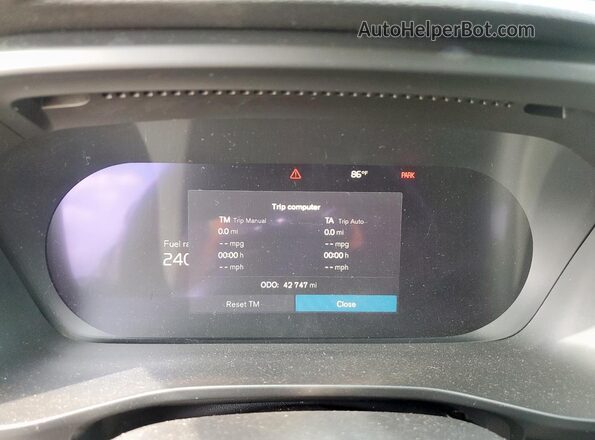 YV4K92HW5P2921404 2023 VOLVO XC40 White ხელსაწყოთა პანელის ხედი
