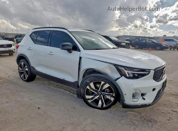 YV4K92HW5P2921404 2023 VOLVO XC40 White წინა მარჯვენა