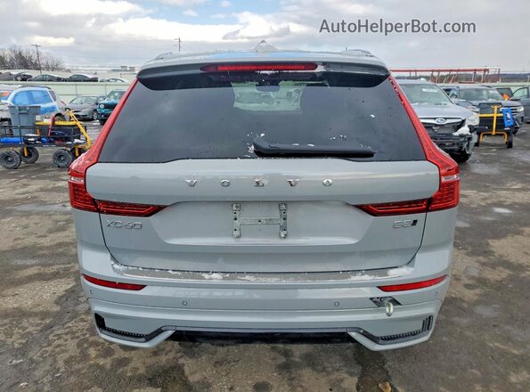 YV4L12RK8R1762393 2024 VOLVO XC60 Silver Widok z tyłu