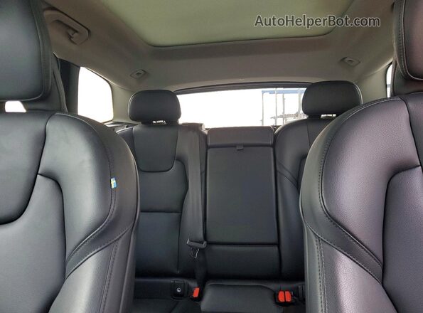 YV4L12RK8R1762393 2024 VOLVO XC60 Silver Widok tylnych siedzeń