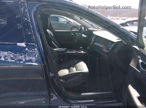 YV4L12RL5R1814913 2024 VOLVO XC60 Blue Vista interior delantera