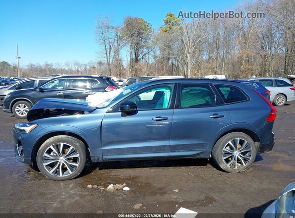 YV4L12RL8R1815070 2024 VOLVO XC60 Blue სალონის 360-გრადუსიანი ხედი