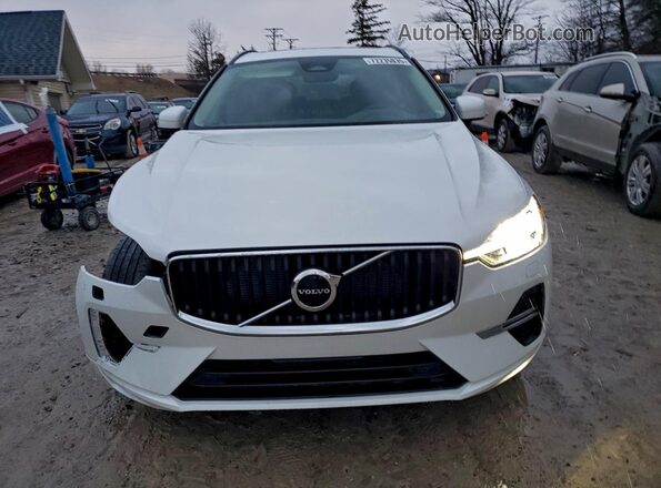 YV4L12RV0P1312941 2023 VOLVO XC60 White Front view