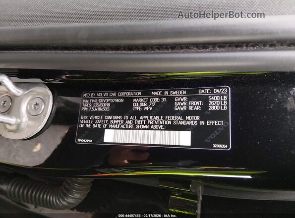 YV4L12RV3P1379839 2023 VOLVO XC60 Black Vista del compartimento del motor