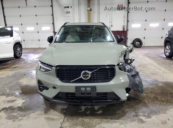 YV4L12UC4S2592811 2025 VOLVO XC40 Gray 