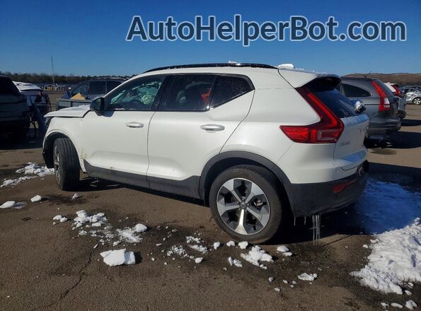 YV4L12UC8S2472302 2025 VOLVO XC40 White Trasero izquierdo