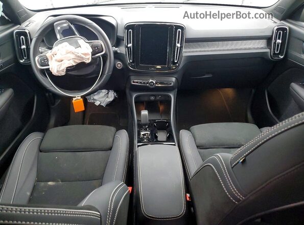 YV4L12UC8S2560072 2025 VOLVO XC40 Blue 