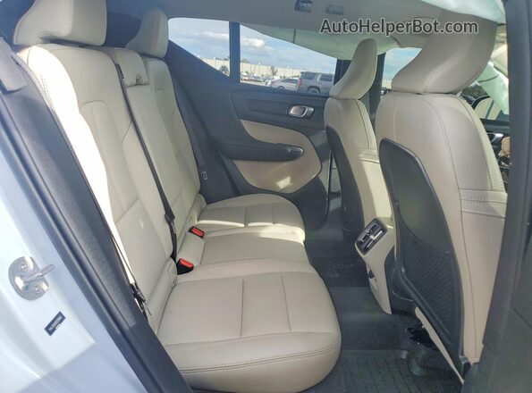 YV4L12UE0R2270842 2024 VOLVO XC40 Синий Вид задней части салона