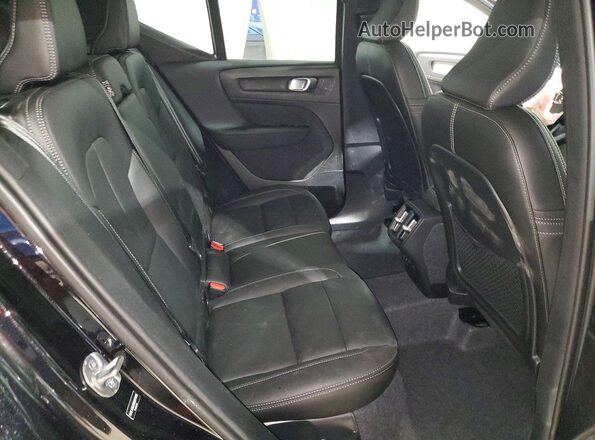 YV4L12UJ2S2607465 2025 VOLVO XC40 Black Вид задньої частини салону