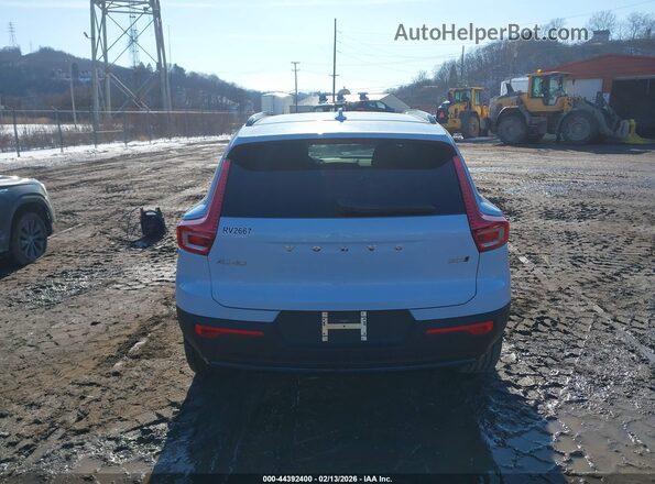 YV4L12UK6T2670160 2026 VOLVO XC40 Blue 