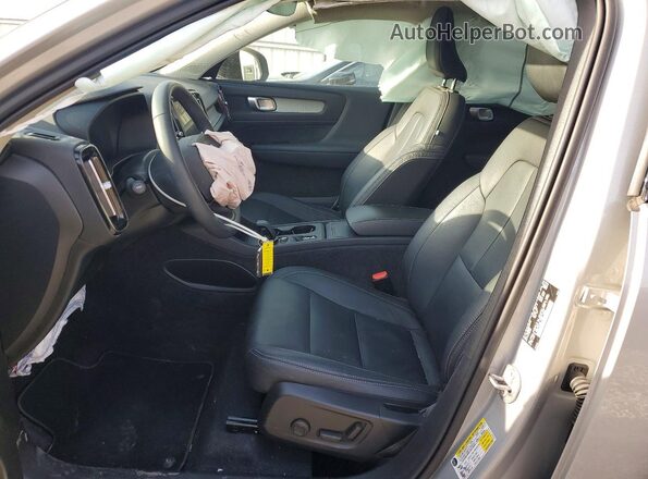YV4L12UKXR2328848 2024 VOLVO XC40 Silver 