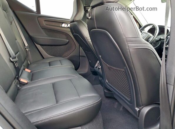 YV4L12UL2R2285647 2024 VOLVO XC40 White Widok wnętrza z tyłu