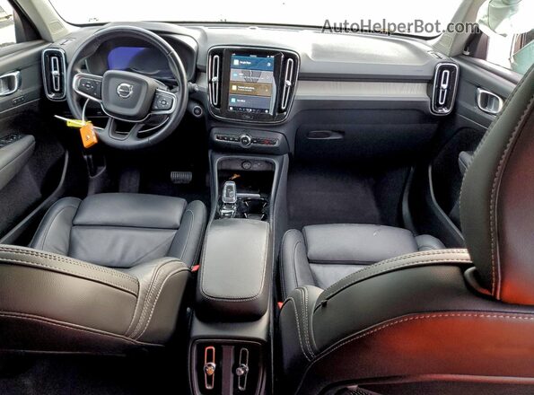 YV4L12UL2R2285647 2024 VOLVO XC40 White Widok deski rozdzielczej
