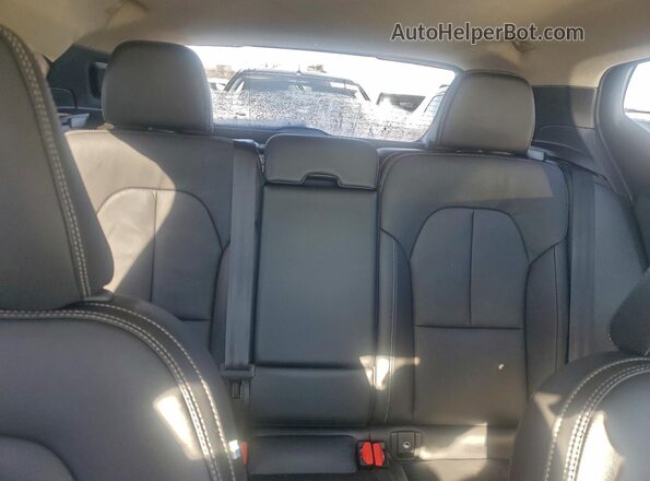 YV4L12UL2R2285647 2024 VOLVO XC40 White Widok tylnych siedzeń