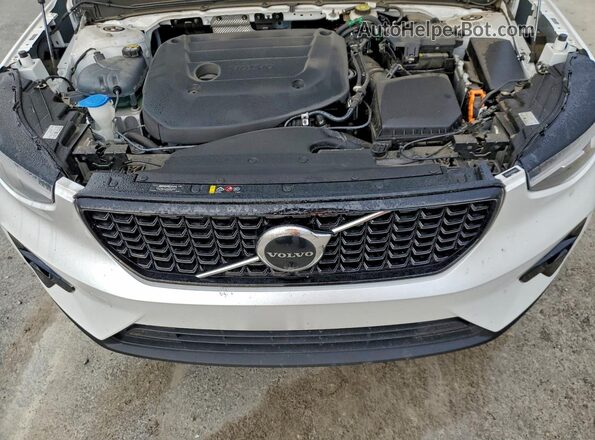 YV4L12UL2R2285647 2024 VOLVO XC40 White Widok komory silnika