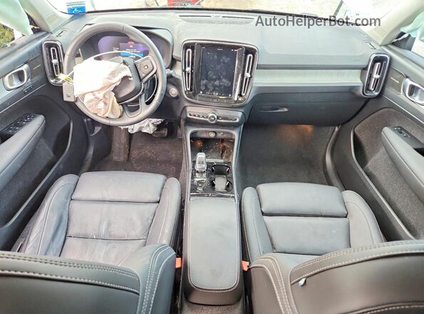 YV4L12UL2R2360363 2024 VOLVO XC40 Белый Вид панели приборов
