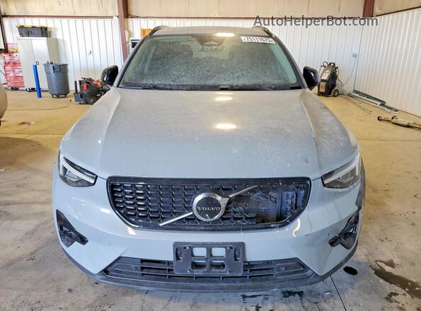 YV4L12UL7R2295655 2024 VOLVO XC40 Gray Vista frontal
