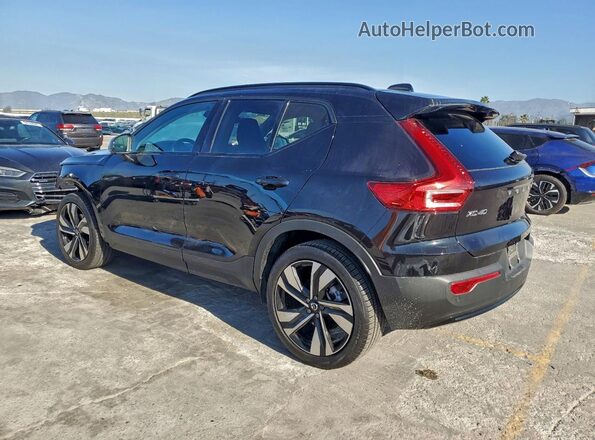 YV4L12UM4R2374175 2024 VOLVO XC40 Black 