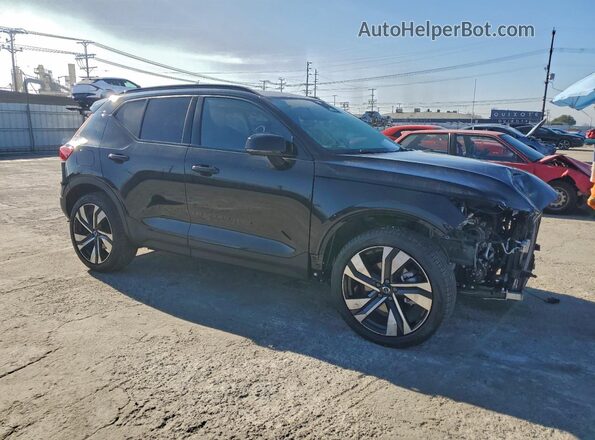 YV4L12UM4R2374175 2024 VOLVO XC40 Black 