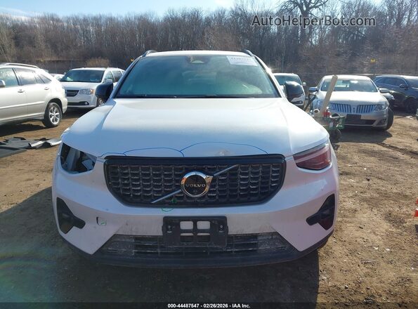 YV4L12UM4S2517311 2025 VOLVO XC40 White Սալոնի հետևի տեսք