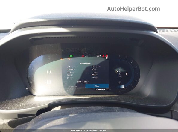 YV4L12UM4S2517311 2025 VOLVO XC40 White Հետևի նստատեղերի տեսք