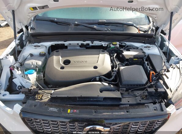 YV4L12UM4S2517311 2025 VOLVO XC40 White Հետևի տեսք